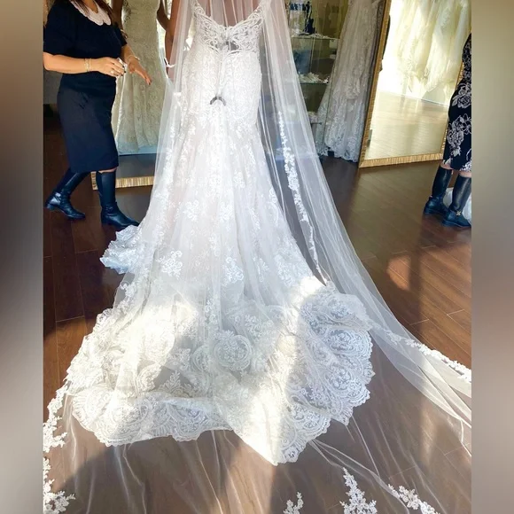 🚨Authentic Allure Wedding Gown and Cathedral-length Veil -💍💒 - 3-Day SALE ONLY - Picture 2 of 16
